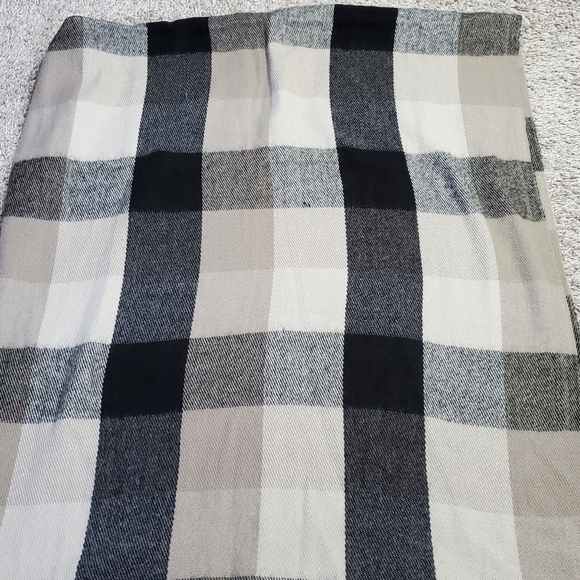 Plaid fringe soft scarf - Picture 10 of 13